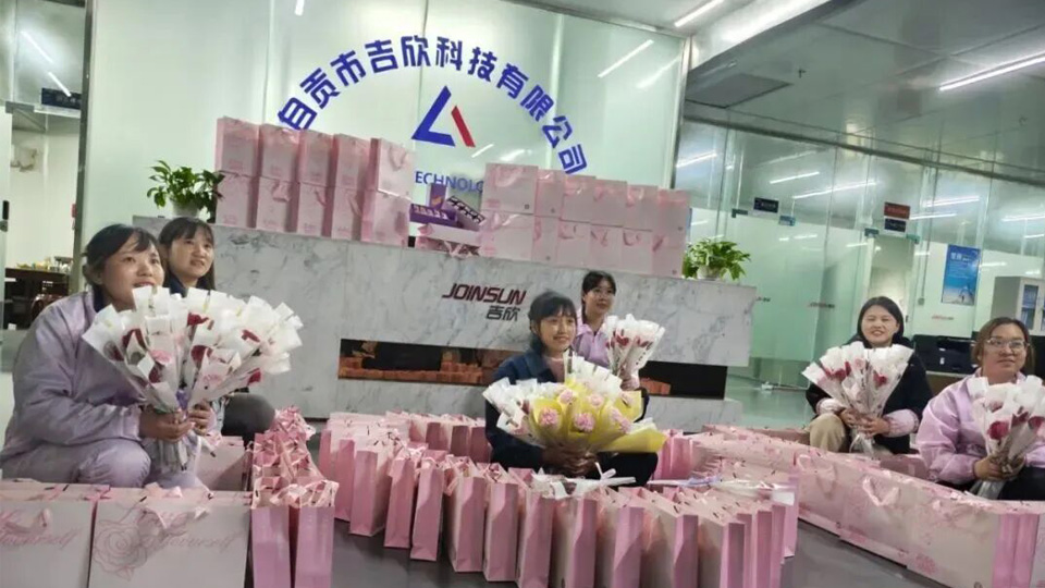 �¾�����������������ɡ���Ҽ�����Ƽ� ������ף�����ˡ����ʸ�Ů������